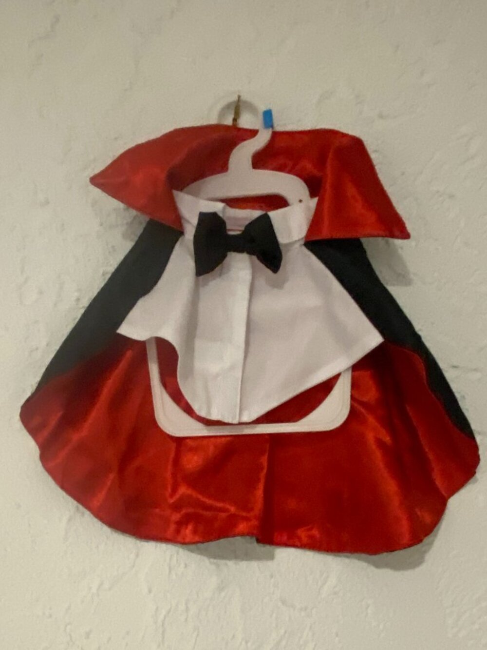 Pup Crew Dracula Vampire Dog Costume Cape Tuxedo Halloween M/L